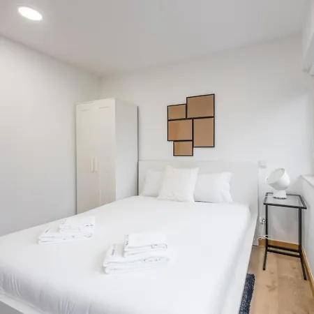 Guestready - Chic Cityscape *